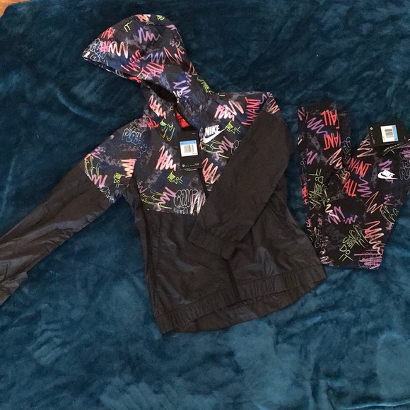 Nike WindRunner and leggings - Picture 1 of 3
